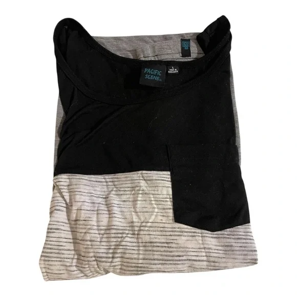 Colorblock Tank Top with Pocket - Picture 4 of 6